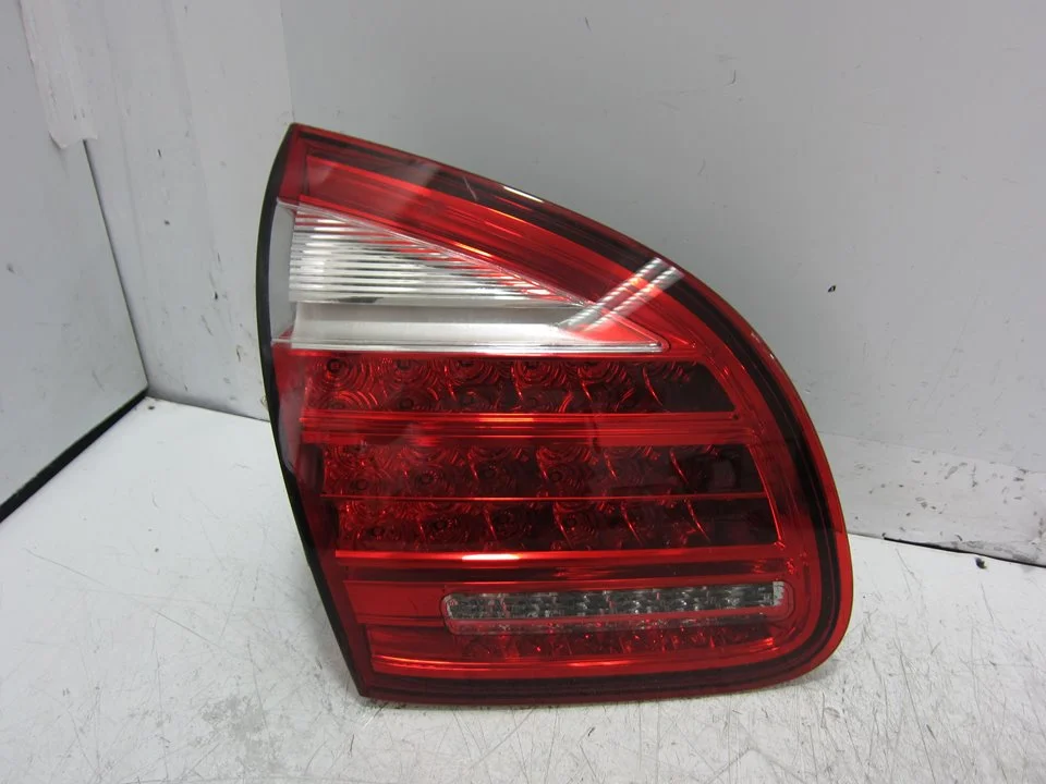 Foto de PILOTO TRASERO IZQUIERDO PORSCHE CAYENNE (TIPO 92A) referencia 7P5945093