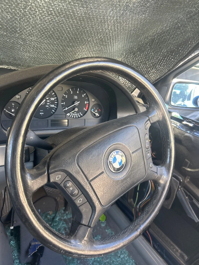 Foto de VOLANTE BMW SERIE 5 TOURING (E39) 2.0 24V (150 CV / 110 KW)