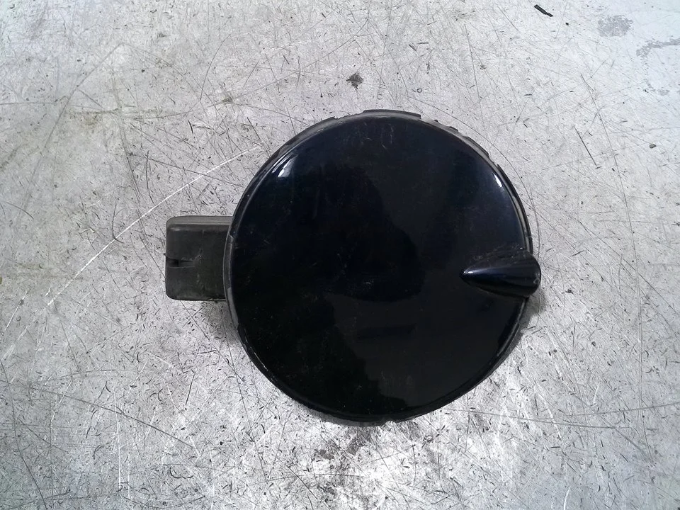 Foto de TAPA EXTERIOR COMBUSTIBLE OPEL VECTRA C BERLINA 2.0 DTI (101 CV / 74 KW) referencia 341869019