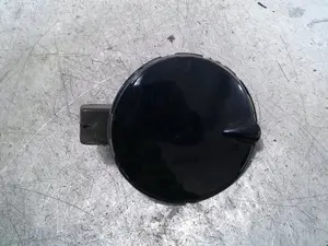 Foto de TAPA EXTERIOR COMBUSTIBLE OPEL VECTRA C BERLINA 2.0 DTI (101 CV / 74 KW) referencia 341869019