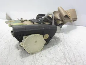 Foto de CINTURON SEGURIDAD DELANTERO IZQUIERDO VOLKSWAGEN PASSAT BERLINA (3C2) 2.0 TDI (140 CV / 103 KW) referencia 33042932F foto 4