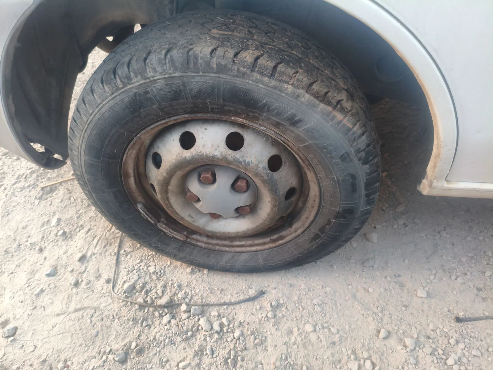 Foto de LLANTA CITROEN JUMPER FURGÓN 2.5 Diesel (86 CV / 63 KW) referencia 5401A1