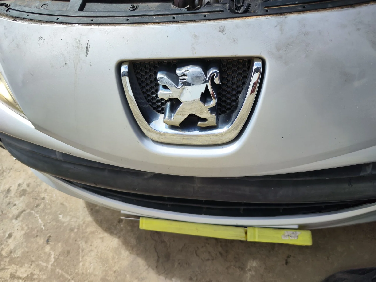 Foto de REFUERZO PARAGOLPES DELANTERO PEUGEOT 207 1.6 16V HDi (90 CV / 66 KW)