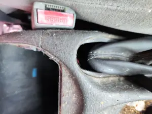 Foto de ENGANCHE CINTURON DELANTERO IZQUIERDO CITROEN C5 BERLINA 2.0 HDi (109 CV / 80 KW)