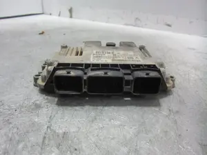 Foto de CENTRALITA MOTOR UCE PEUGEOT 206 1.4 HDi (68 CV / 50 KW) referencia 9658556780 foto 2