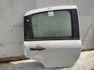 Foto de PUERTA TRASERA DERECHA CITROEN C3 1.4 HDi (68 CV / 50 KW)