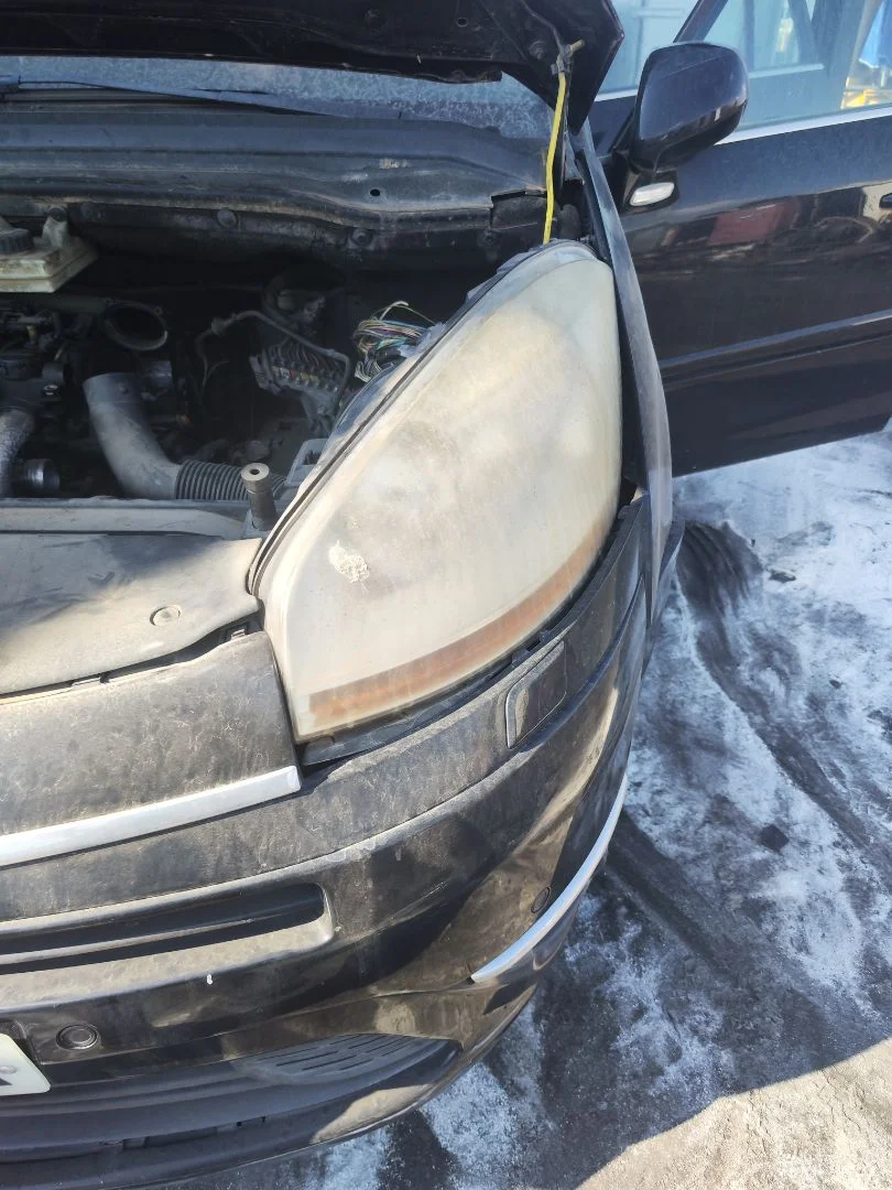 Foto de FARO IZQUIERDO CITROEN GRAND C4 PICASSO 1.6 16V HDi FAP (109 CV / 80 KW) referencia 6208A8