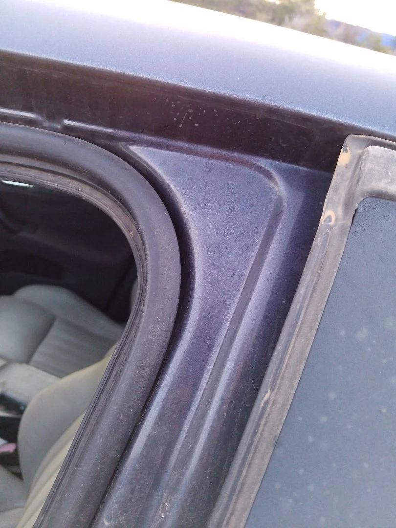 Foto de GOMAS CONTORNO PUERTA ALFA ROMEO 147 (190) 1.9 JTD CAT (110 CV / 81 KW)
