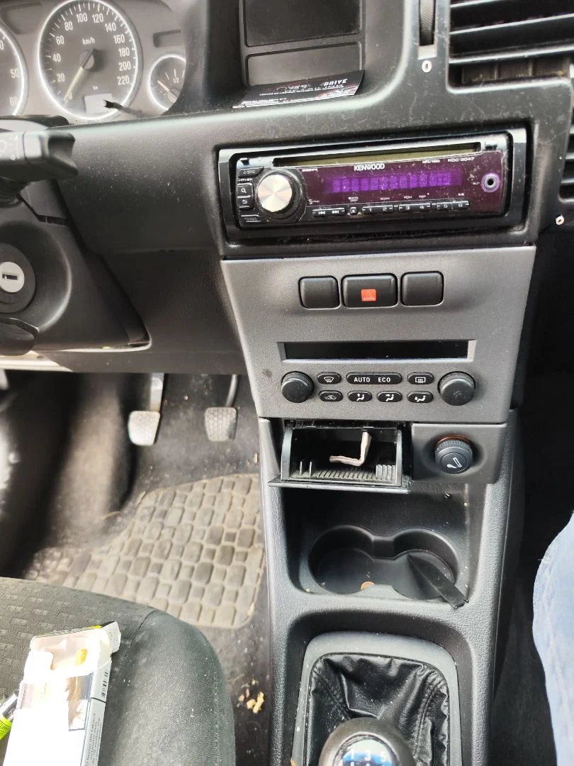 Foto de CONSOLA CENTRAL OPEL ZAFIRA A 2.0 DTI (101 CV / 74 KW)