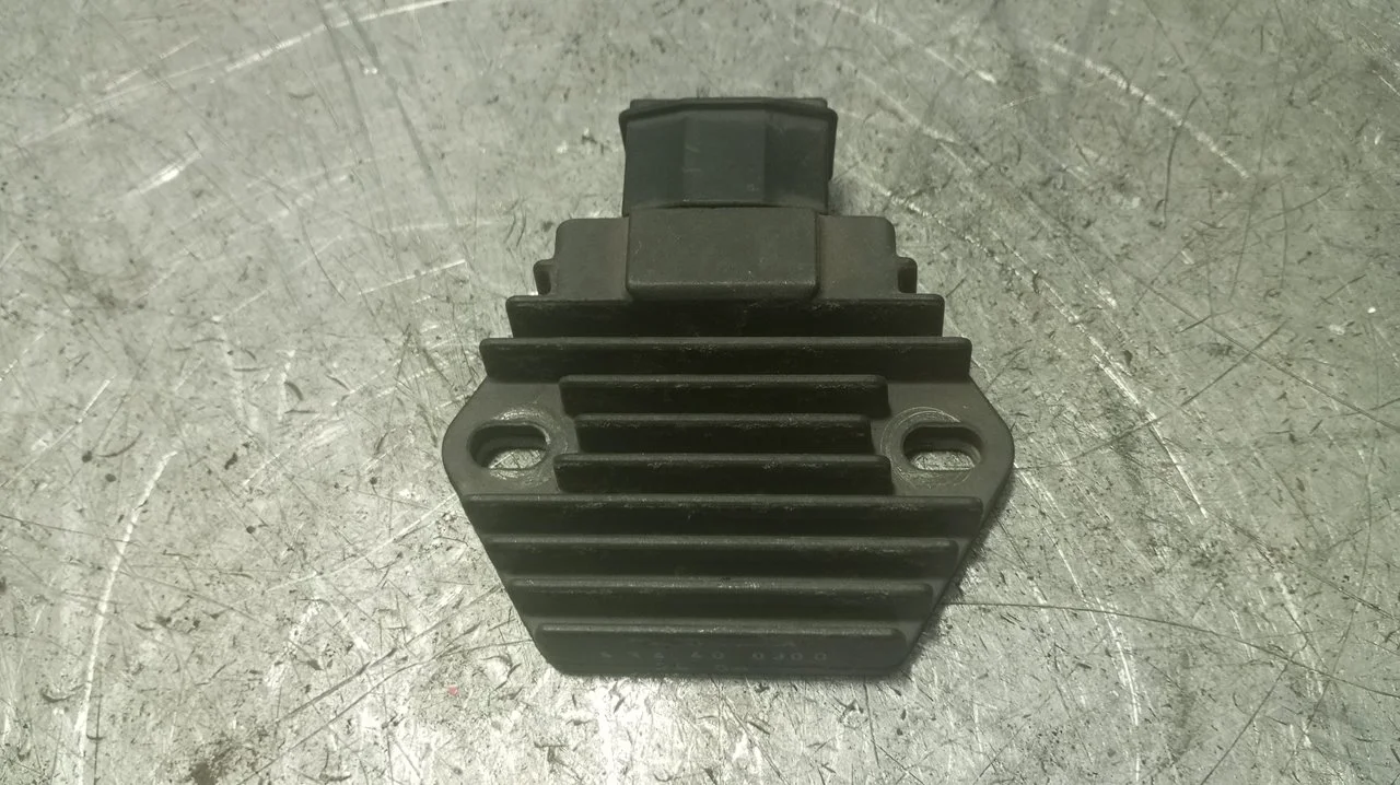 Foto de REGULADOR DE CORRIENTE HONDA CBR (110.00 cv 80.3 kw a 12500 rpm) referencia 434400300