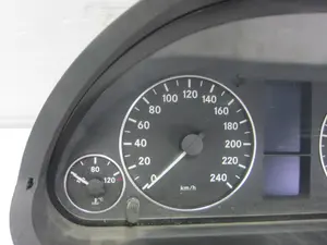 Foto de CUADRO INSTRUMENTOS MERCEDES-BENZ CLASE A (BM 169) 2.0 CDI CAT (82 CV / 60 KW) referencia A1695409548 foto 3