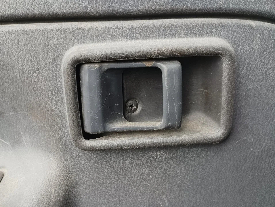 Foto de MANETA INTERIOR DELANTERA DERECHA NISSAN CABSTAR E 3.0 Diesel (120 CV / 88 KW)
