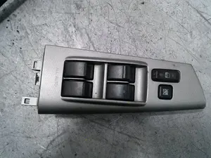 Foto de MANDO ELEVALUNAS DELANTERO IZQUIERDO TOYOTA COROLLA (E12) 1.6 16V (110 CV / 81 KW) referencia 848200F030