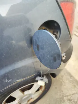 Foto de TAPA EXTERIOR COMBUSTIBLE KIA RIO (JB) 1.5 CRDi (110 CV / 81 KW) referencia 695101G200