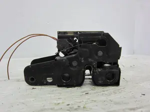 Foto de CERRADURA CAPO VOLKSWAGEN POLO IV (9N3) 1.4 FSI (86 CV / 63 KW) referencia 6Q0823509K