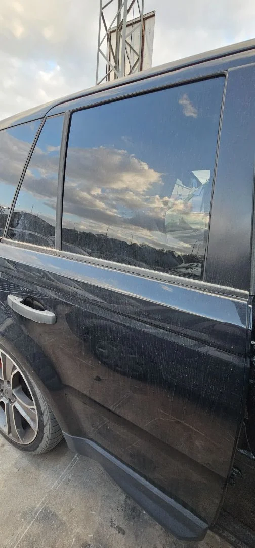 Foto de LUNA TRASERA DERECHA LAND ROVER RANGE ROVER SPORT 3.6 TD V8 (272 CV / 200 KW)