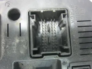 Foto de CAJA RELES / FUSIBLES CITROEN GRAND C4 PICASSO 1.6 16V HDi FAP (109 CV / 80 KW) referencia 966405908001 foto 11