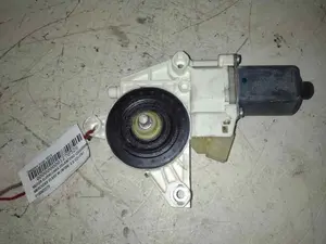 Foto de MOTOR ELEVALUNAS DELANTERO IZQUIERDO MERCEDES-BENZ CLASE ML (BM 164) referencia 0130822273 foto 4