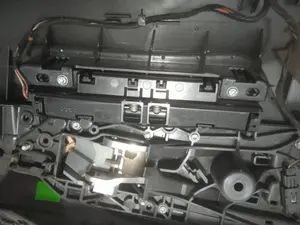 Foto de CENICERO PORSCHE CAYENNE (TIPO 92A) 4.8 V8 CAT (400 CV / 294 KW) referencia 7P5857951 foto 2