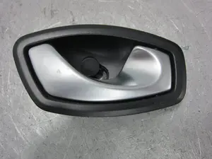 Foto de MANETA INTERIOR TRASERA DERECHA RENAULT CLIO IV GRANDTOUR 0.9 Energy (90 CV / 66 KW) referencia 826720001R