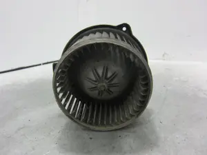 Foto de MOTOR CALEFACCION TOYOTA YARIS (NCP1/NLP1/SCP1) 1.4 Turbodiesel CAT (75 CV / 55 KW) referencia 194000 foto 3