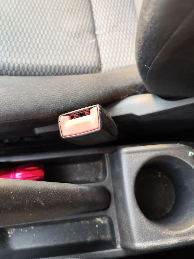 Foto de PRETENSOR AIRBAG DERECHO VOLKSWAGEN POLO V (6R1) 1.2 (60 CV / 44 KW) referencia 6N4857706B