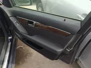 Foto de RETENEDOR PUERTA MERCEDES-BENZ CLASE C (BM 204) BERLINA 2.2 CDI CAT (170 CV / 125 KW)