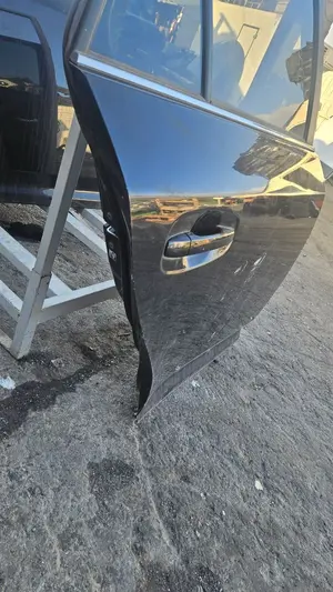 Foto de PUERTA TRASERA DERECHA TOYOTA AVENSIS CROSS SPORT (T27) 1.8 16V CAT (147 CV / 108 KW) referencia 6700305180 foto 3