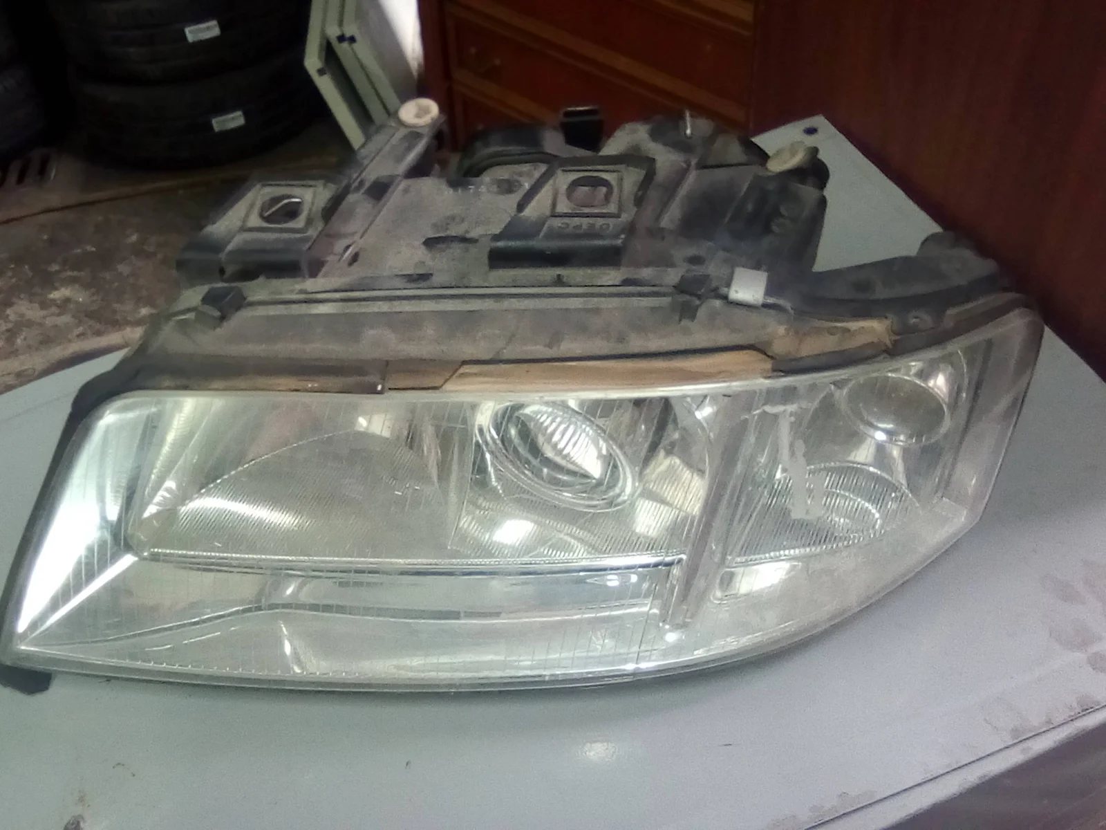 Foto de FARO IZQUIERDO AUDI A6 BERLINA (4B2) referencia 081411102L