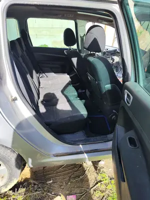 Foto de GOMAS CONTORNO PUERTA PEUGEOT 307 BREAK/ SW (S2) 2.0 16V HDi FAP CAT (RHR / DW10BTED4) (136 CV / 100 KW)