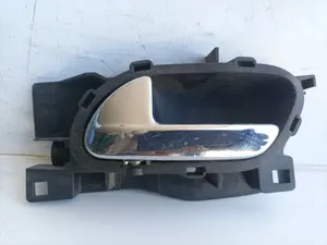 Foto de MANETA INTERIOR DELANTERA IZQUIERDA CITROEN C4 BERLINA 1.6 16V HDi FAP (109 CV / 80 KW) referencia 96435311VD