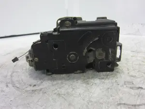 Foto de CERRADURA PUERTA DELANTERA DERECHA VOLKSWAGEN PASSAT BERLINA (3B3) referencia 3B1837016AD foto 5