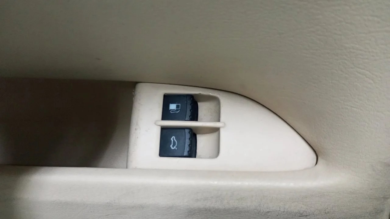 Foto de INTERRUPTOR VOLKSWAGEN PASSAT BERLINA (3B3) 1.9 TDI (131 CV / 96 KW) referencia 1J0959831A