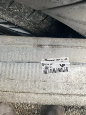 Foto de INTERCOOLER BMW SERIE 1 BERLINA (E81/E87) 2.0 Turbodiesel CAT (143 CV / 105 KW) foto 2