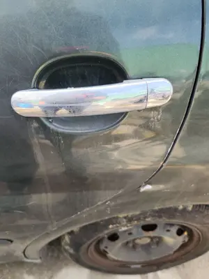 Foto de MANETA EXTERIOR TRASERA IZQUIERDA SEAT CORDOBA BERLINA (6L2) 1.4 16V (75 CV / 55 KW) referencia 3B0837207F FKZ foto 33