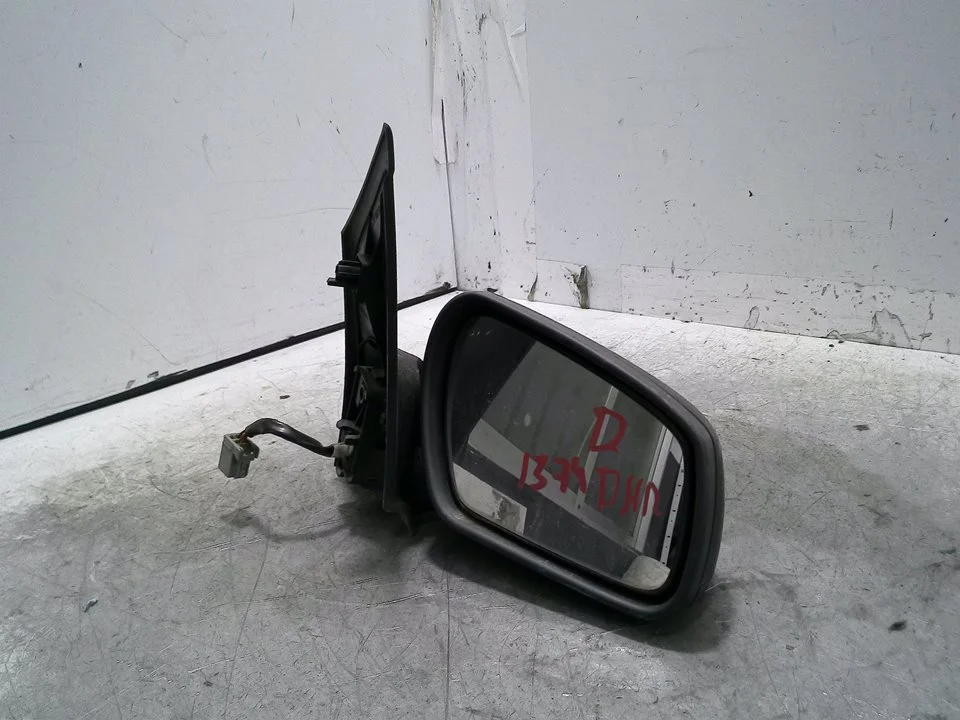Foto de RETROVISOR DERECHO FORD FOCUS BERLINA (CAP) 1.6 TDCi CAT (109 CV / 80 KW) referencia E9014292