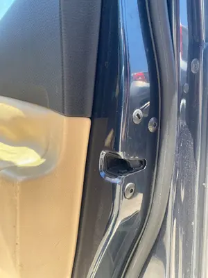 Foto de CERRADURA PUERTA DELANTERA DERECHA VOLKSWAGEN PASSAT BERLINA (3C2) 2.0 TDI (140 CV / 103 KW) referencia 3C1837016B
