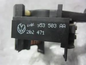 Foto de MANDO LIMPIA VOLKSWAGEN GOLF III (1H1)(11.1991) 1.9 TDI (90 CV / 66 KW) referencia 1H6953503AA foto 4
