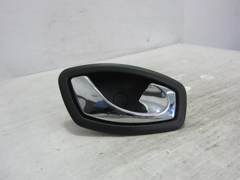 Foto de MANETA INTERIOR DELANTERA DERECHA RENAULT SCENIC III (JZ) 1.6 dCi Diesel FAP (131 CV / 96 KW) referencia 826720001R