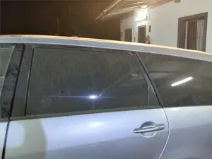 Foto de LUNA TRASERA IZQUIERDA MITSUBISHI GRANDIS (NA0W)
