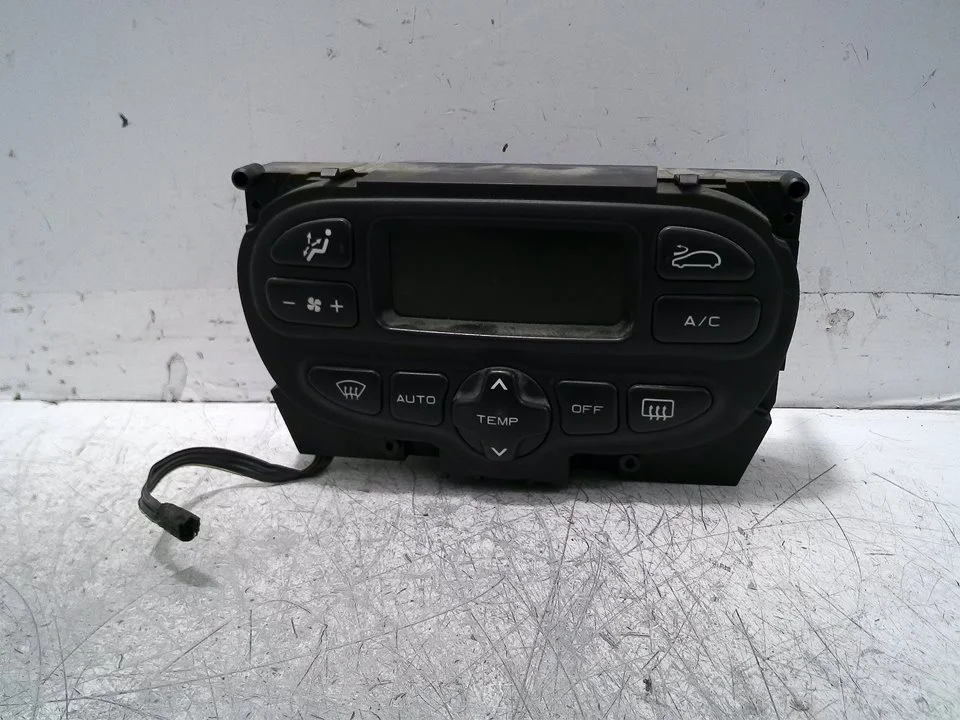 Foto de MANDO CALEFACCION / AIRE ACONDICIONADO PEUGEOT 206 BERLINA 4-PT. 1.4 (75 CV / 55 KW) referencia 96430550XT