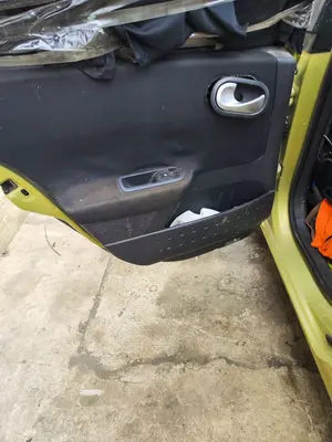 Foto de GUARNECIDO PUERTA TRASERA IZQUIERDA RENAULT MEGANE II BERLINA 5P 1.6 CAT (113 CV / 83 KW) referencia 7701055460
