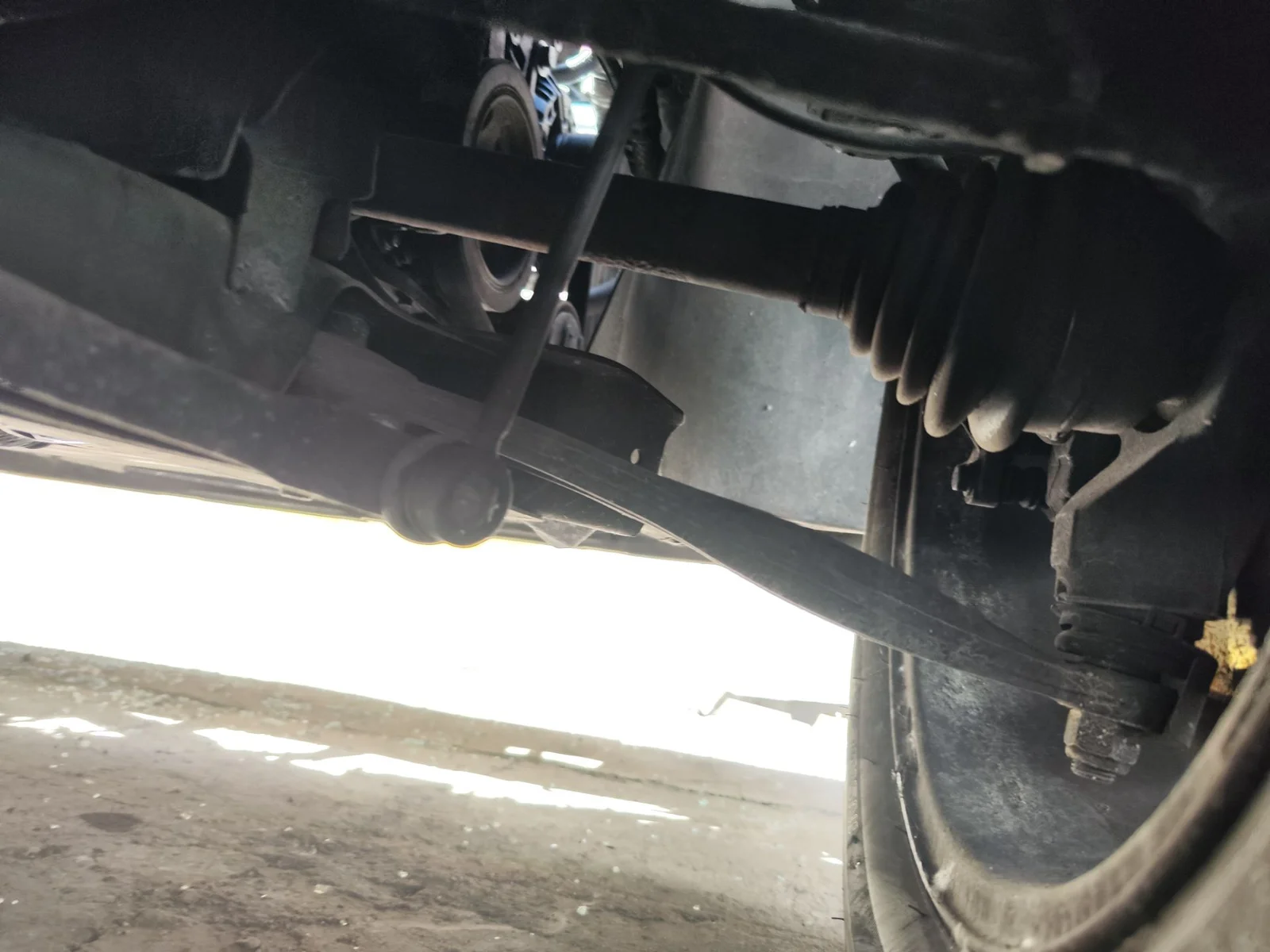 Foto de BRAZO SUSPENSION DELANTERO DERECHO CITROEN C4 BERLINA 1.6 16V HDi (90 CV / 66 KW) referencia 9831682780