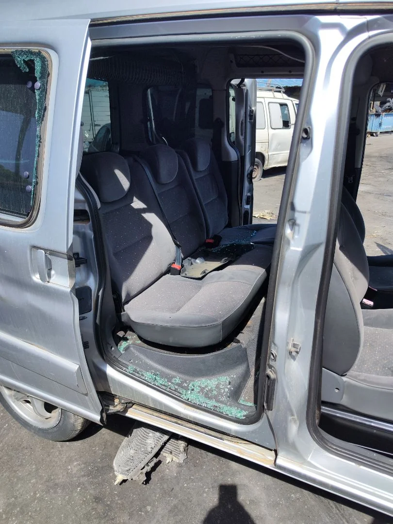 Foto de GOMAS CONTORNO PUERTA CITROEN BERLINGO 2.0 HDi CAT (RHY / DW10TD) (90 CV / 66 KW)