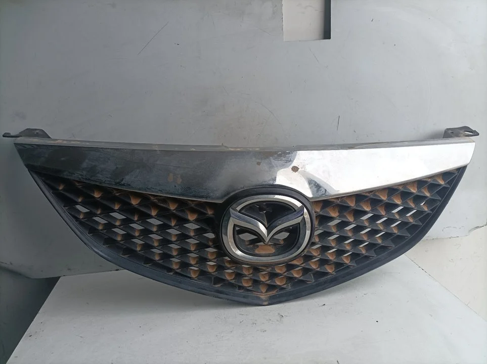 Foto de REJILLA DELANTERA MAZDA 6 FAMILIAR (GY) 2.0 Diesel CAT (136 CV / 100 KW) referencia GJ6A50712