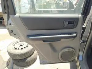 Foto de GUARNECIDO PUERTA TRASERA IZQUIERDA NISSAN X-TRAIL (T30) 2.2 16V Turbodiesel CAT (114 CV / 84 KW) referencia 821538H330