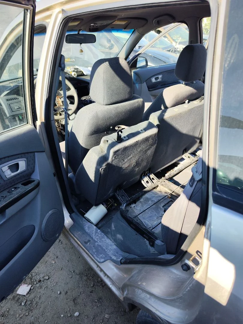 Foto de GOMAS CONTORNO PUERTA KIA CARENS (RS) 1.8 16V CAT (126 CV / 93 KW)