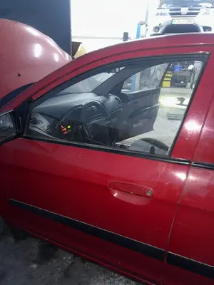 Foto de PUERTA DELANTERA IZQUIERDA KIA PICANTO (SA) 1.1 CAT (65 CV / 48 KW) referencia 7600307010