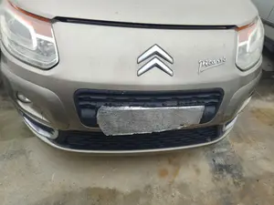 Foto de REFUERZO PARAGOLPES DELANTERO CITROEN C3 PICASSO 1.6 16V (120 CV / 88 KW)