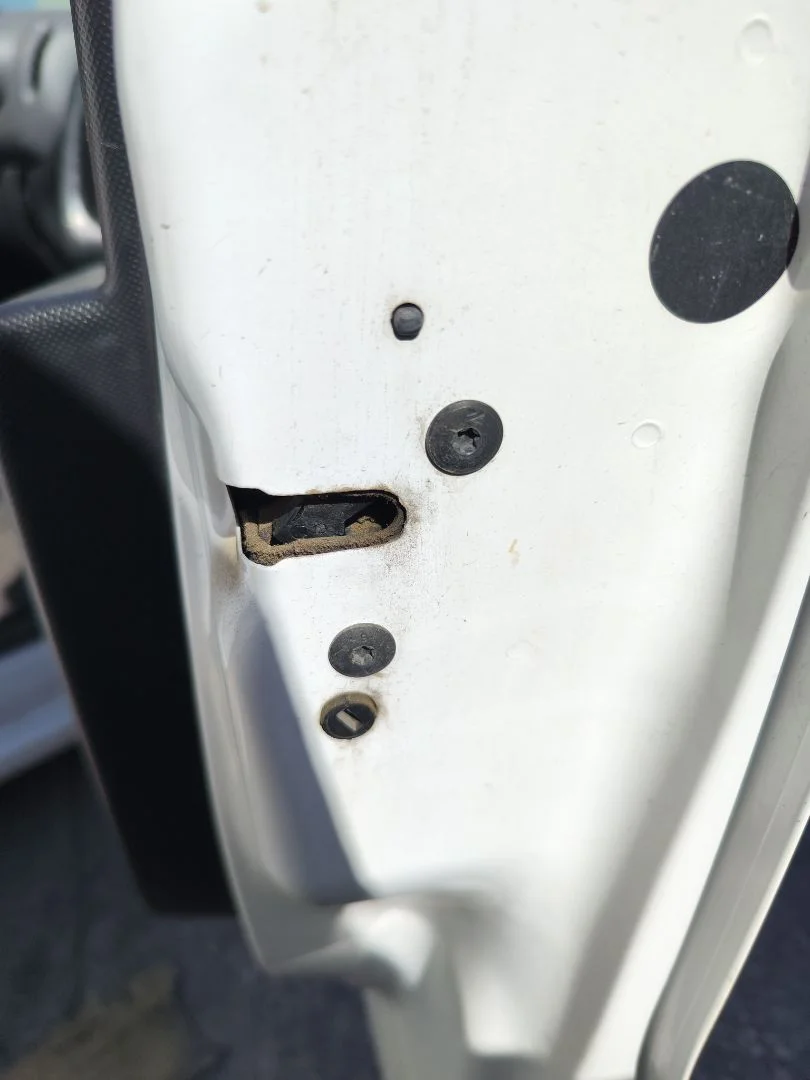 Foto de CERRADURA PUERTA DELANTERA DERECHA CITROEN BERLINGO FURGÓN 1.6 16V HDi FAP (75 CV / 55 KW) referencia 9135EA